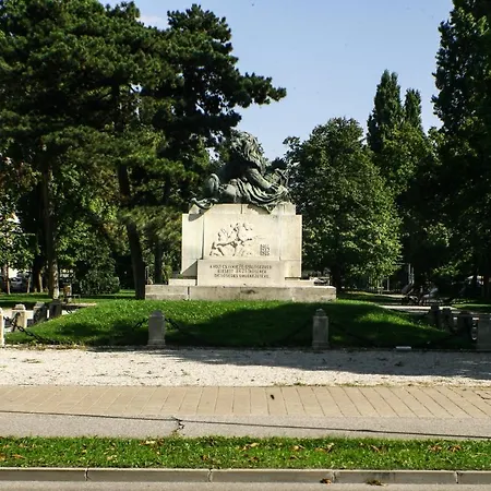 Deak Apartman Sopron Exterior photo